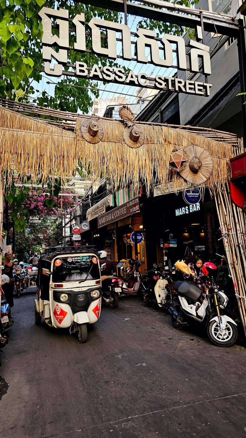 Tourihotspot Bassac Street.