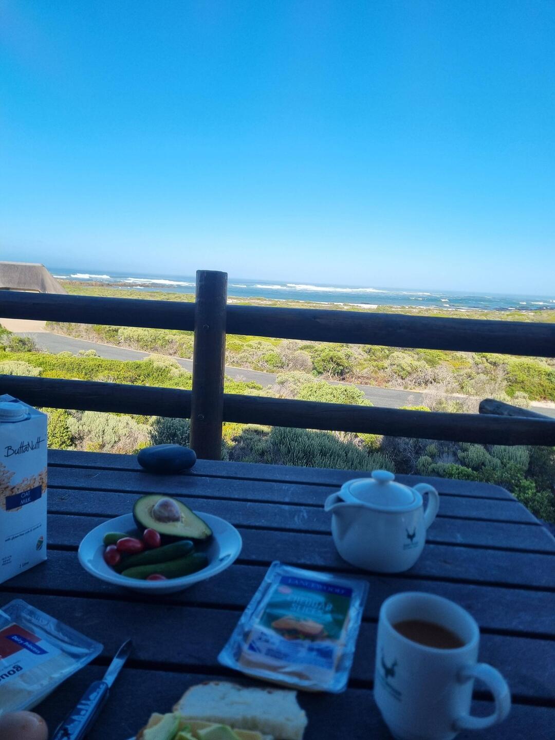 Breakfast with a view 😍