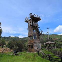 Aussichtspunkt mit Turm