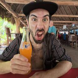 ...ä chlini erfrüschig i dä "Cantina" im bestä Resti vom Ort