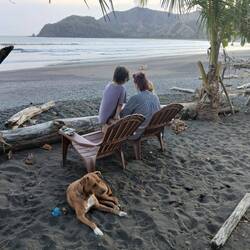 Nadine und Chind...? 🤔 Dä Kim zeigi natürli gern mini Tauchvideos, das findet si ganz spannend 😊