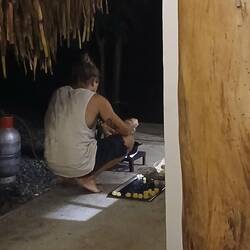 Zwüschine wird ou näb der Chuchi kochet