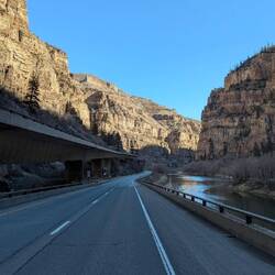 Dem Colorado River entlang