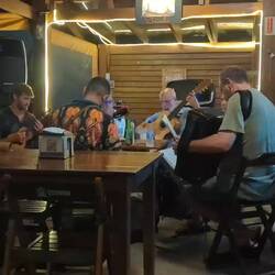 Musikalische Begleitung zum brasilianischen Dinner. Man(n) an der Flöte 😍