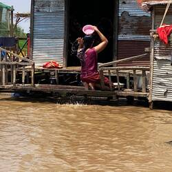 Washing on Tonle Sap