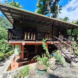 Cocoa Cottage, here lived Johnny Depp for Pirate of the Caribbeans, famous film locat "Titou Gorge"