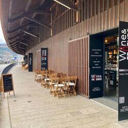 Wine&Dine im alten Bahnschuppen