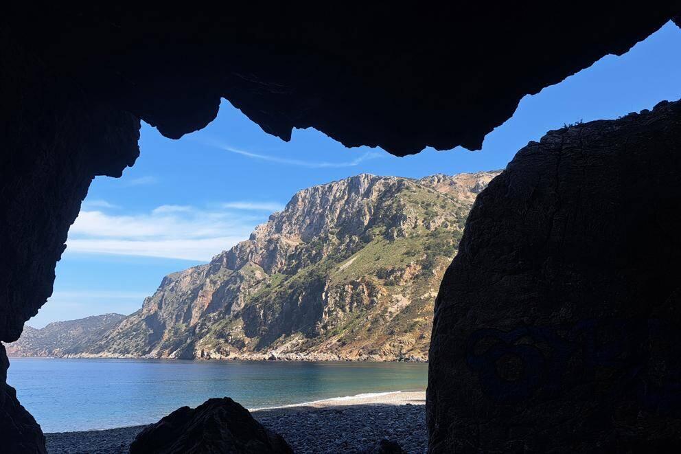 Höhle am Strand Metochiou