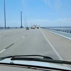 5km lange Brücke über das Meer.Unglaublich