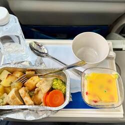 "Grilled Chicken Gravy Herb Sauce W. Roasted Pot"