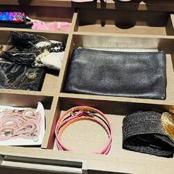 Ein "Setzkasten" für kleines Zeug, finden wir super, so hat alles seine Ordnung!