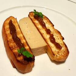 Foie gras mit Aprikosenkonfit