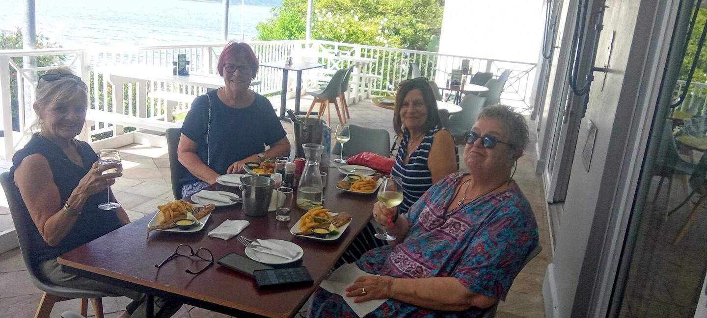 Sue, Zosia (my Polish friend) and new acquaintance Sheree enjoying a lunch at Lake View