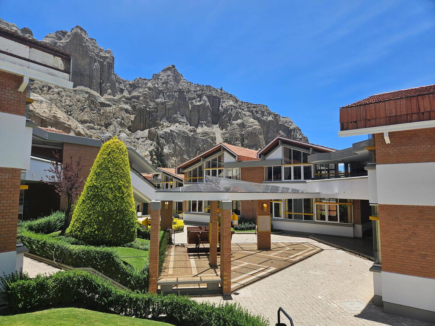Die Schule mit der wohl schönsten Aussicht
