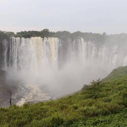 Schließlich erreichen wir die Calandula Wasserfälle