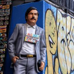 A photo with Pablo, a possible "Souvenir from Medellin".