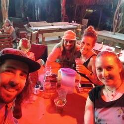 Zrügg ir Cantina bi Spis und Trank