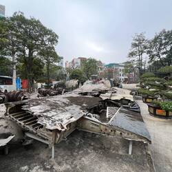 Ein ausgestelltes B-52 Wrack in voller Größe