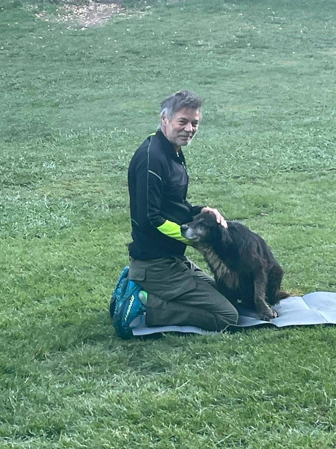 In jedem Dorf ein Hund....in dem Fall: Simon