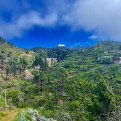 Zu Beginn der Wanderung ist der Himmel noch blau.
