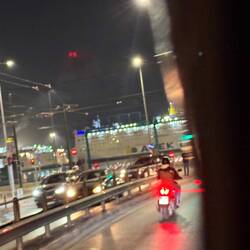 Wo ist dieses scheiß Gate E3? 😂😂