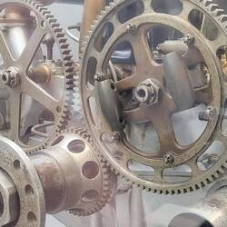 Daimler-MB's crank and cam gears (light and still good, robust, high tooth contact ratio design).