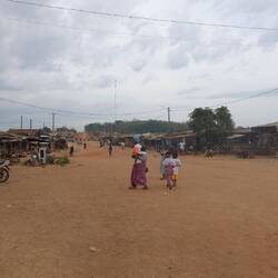 Außer der Nationalstraße ist nichts asphaltiert