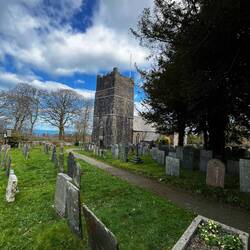 Gravestones are remarkably clean and readable