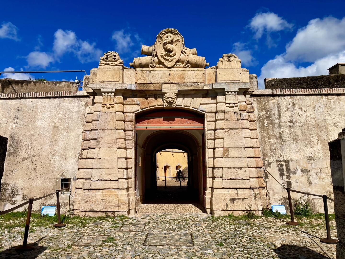 Eingang zur Forte de Nossa Senhora da Graça