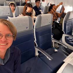 Irgendwie hab ich die passenden Farben für den Flieger an. 😁