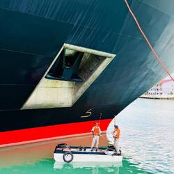 Der Anker erhält einen neuen Anstrich