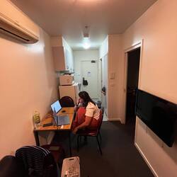 Katja bei der Arbeit (gerade um 23:35 im Videocall)