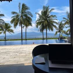 Oise Pool direkt am Strand ☺️😎 und es wilds Tanja im Wasser