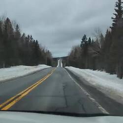 Roadtrip in Kanada bedeutet, stundenlang geradeaus zu fahren. Kurven sind gute Abwechslung!