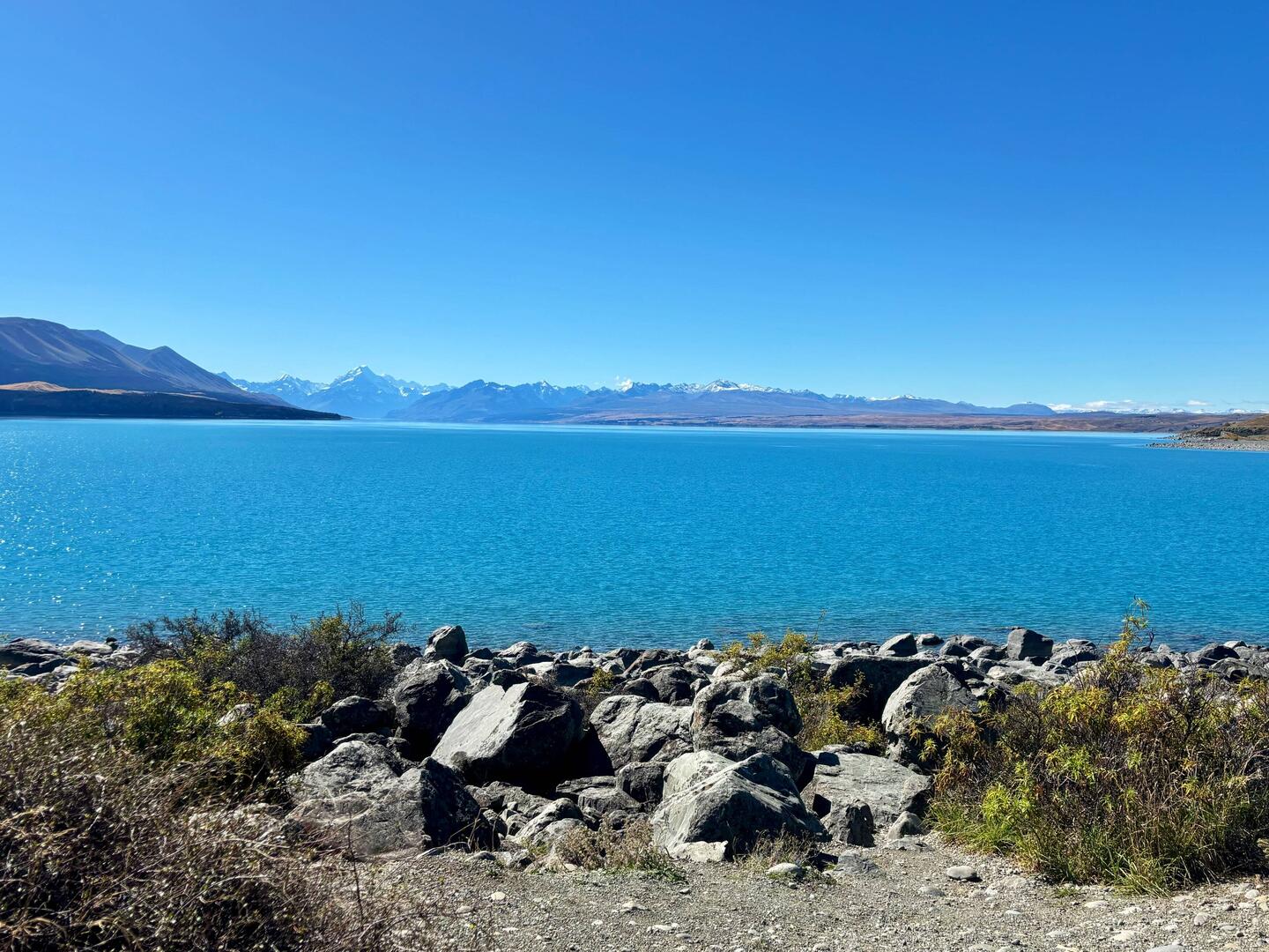 Lake Pukaki first view to Mount Cook