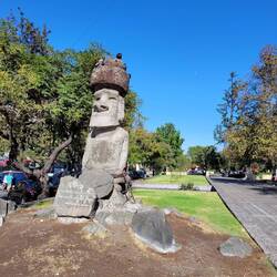 Ein Moai von der zu Chile gehörenden Osterinsel