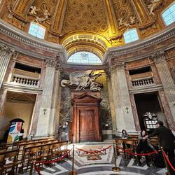 Man beachte die Kuppel v. Sant'Andrea al Quirinale