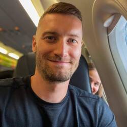 CHF 3 gspart zum kein Platz uswähle, defür etz trennti Sitz 😂