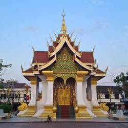 Tempel am Hauptplatz