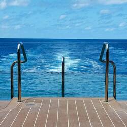 Astern Infinity-Pool