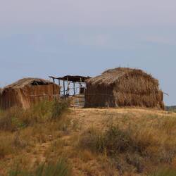 Auf dem Weg in Richtung Luanda immer wieder simple Hütten