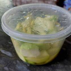 Spontane Wegzehrung: Mangosalad sweet&sour; ready to eat after 1 night in fridge😋