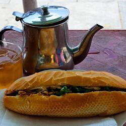 Bánh mì mit Tee - so so lecker