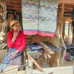 Weavers in Nam Nuon, the village where our boat departed