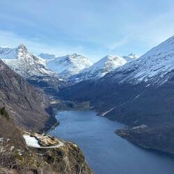 Geirangerfjord m. dem Ort Geiranger