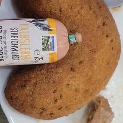 Fresh brot und liverwurst