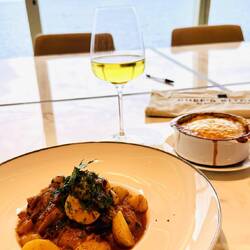 En Guete, enjoy, guten Appetit und Prost