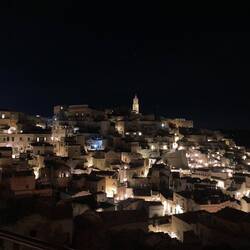 Matera bei Nacht