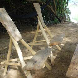 Hier gibt es auch die traditionellen und sehr bequemen Stühle