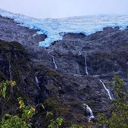 The glacier & its various waterfalls beneath it.